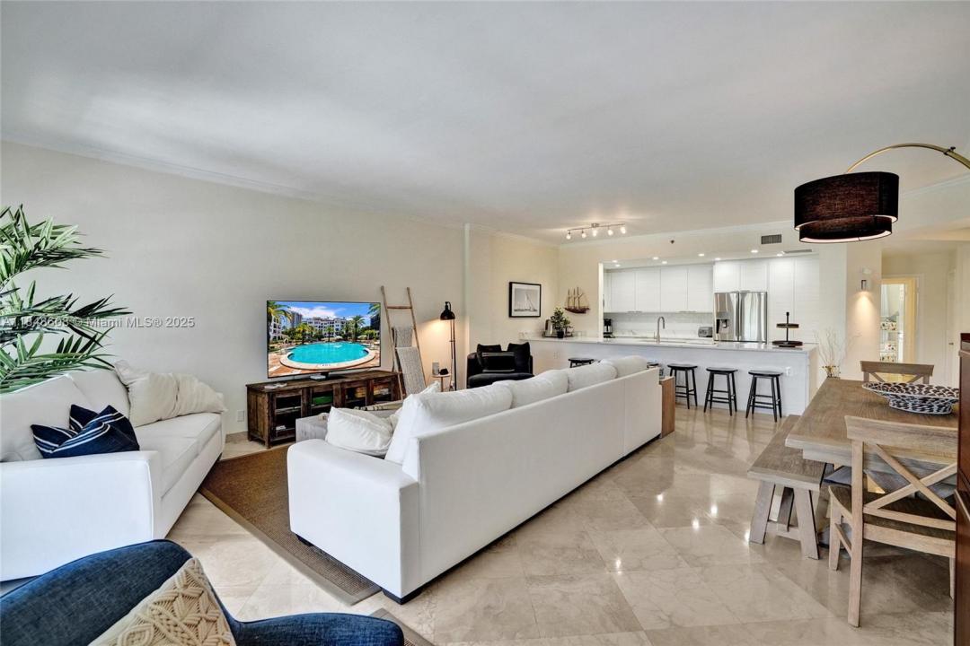 3700 Island Blvd C206, Aventura, Florida 33160, HOA KỲ