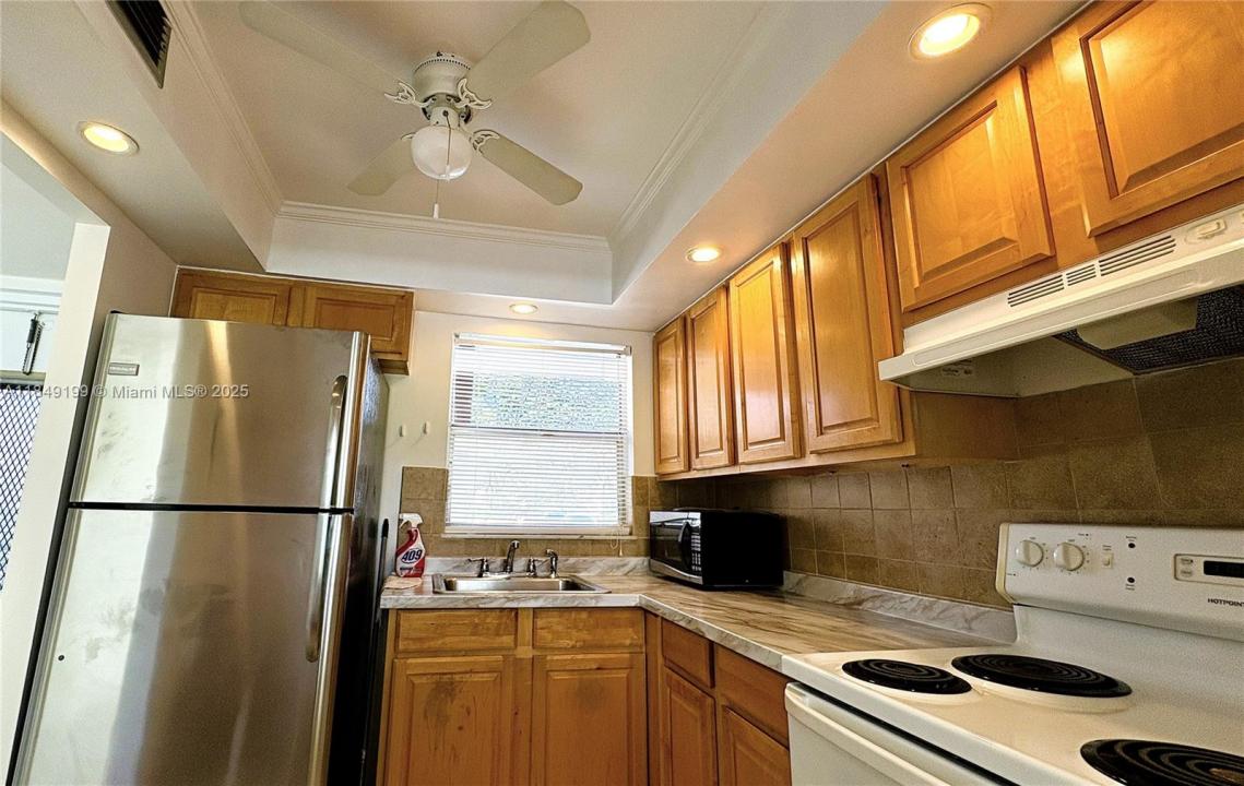 2741 N Pine Island Rd 108, Sunrise, Florida 33322, Stati Uniti