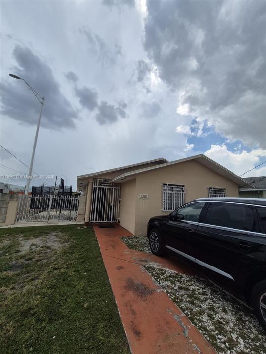 1695 W 6th Ave, Hialeah, 佛羅里達州 33010, 美國