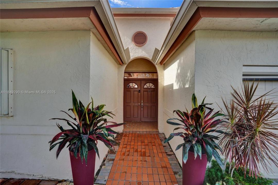 212 Citrus Trl, Boynton Beach, Florida 33436