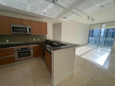 1060 Brickell Ave 2711, Miami, Florida 33131, USA