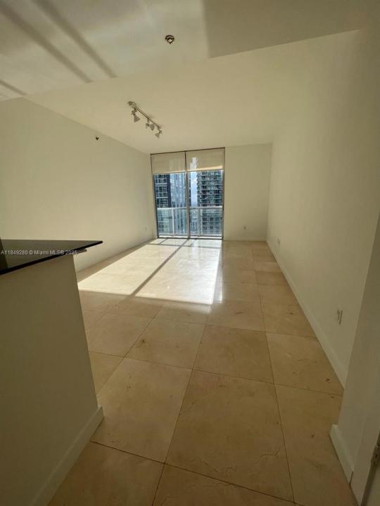 1060 Brickell Ave 2711, Miami, Florida 33131, USA