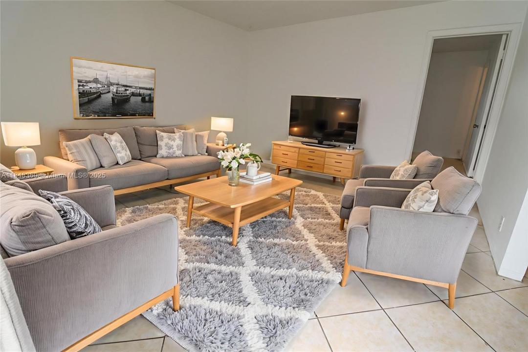 59 NW 37th St 3, Oakland Park, Florida 33309