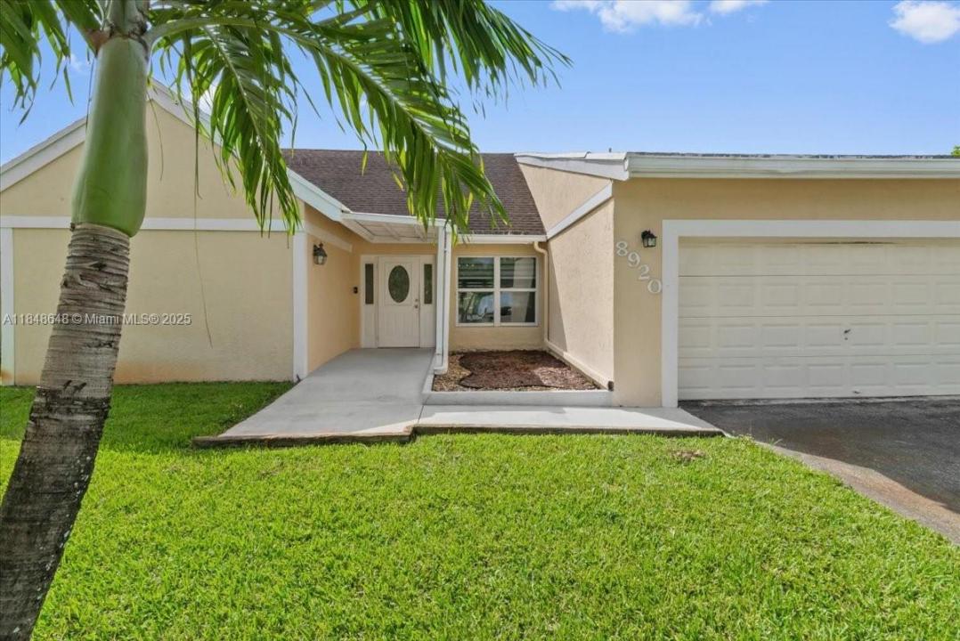 8920 Crescent Dr ., Miramar, Флорида 33025, Соединенные Штаты
