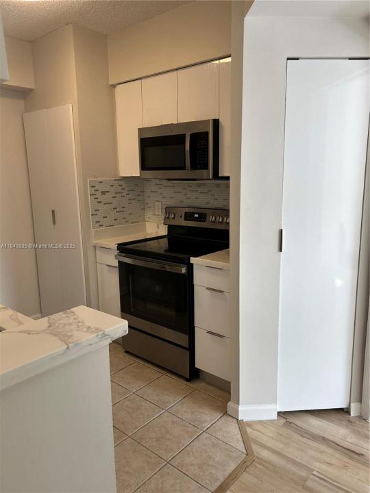 17150 N Bay Rd 2215, Sunny Isles Beach, فلوريدا 33160, الولايات المتحدة