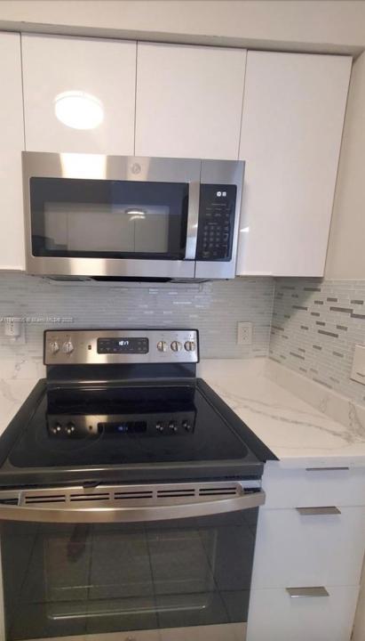 17150 N Bay Rd 2215, Sunny Isles Beach, فلوريدا 33160, الولايات المتحدة