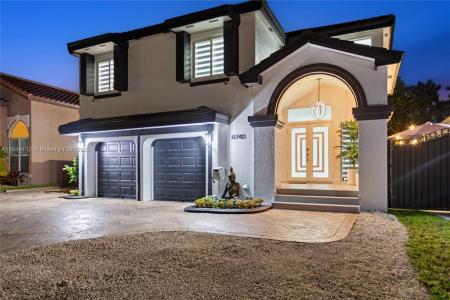 8740 NW 153rd Ter, Miami Lakes, Florida 33018, USA