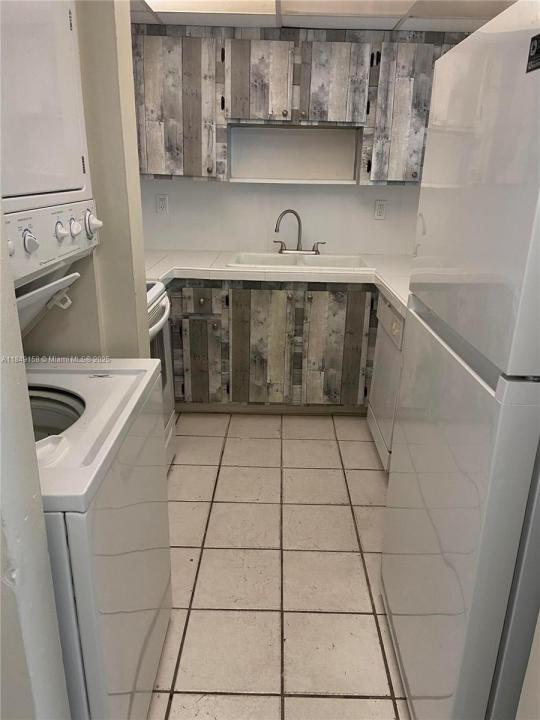 10090 NW 80th Ct 1330, Hialeah Gardens, Флорида 33016, Соединенные Штаты