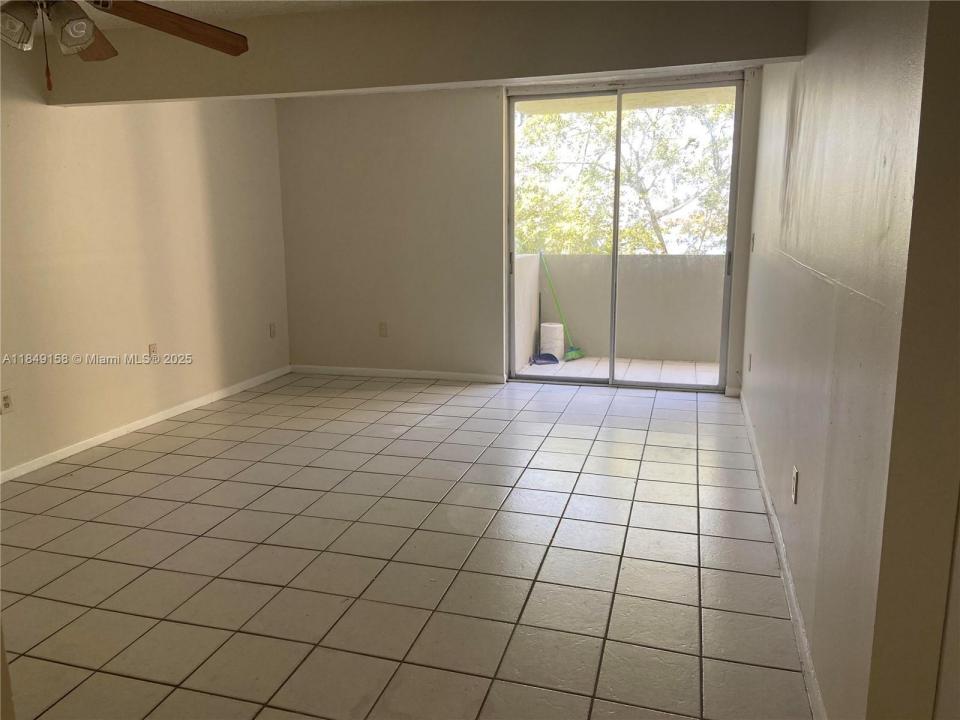10090 NW 80th Ct 1330, Hialeah Gardens, Флорида 33016, Соединенные Штаты
