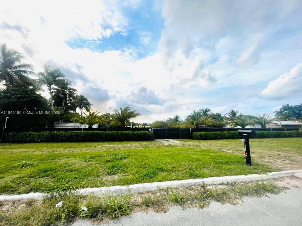 31750 SW 207 AVE, Homestead, Floryda 33030, USA