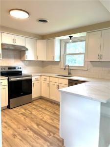 654 East Avenue, Pawtucket, Rhode Island 02860