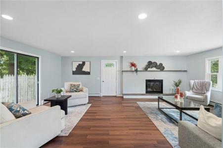 2 King Street, Johnston, רוד איילנד 02919, ארצות הברית של אמריקה
