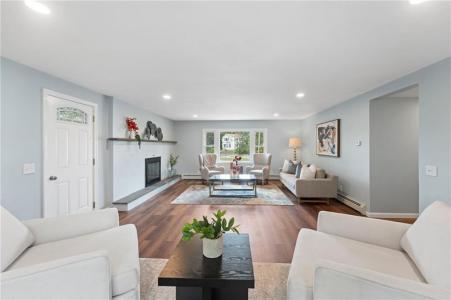 2 King Street, Johnston, רוד איילנד 02919, ארצות הברית של אמריקה