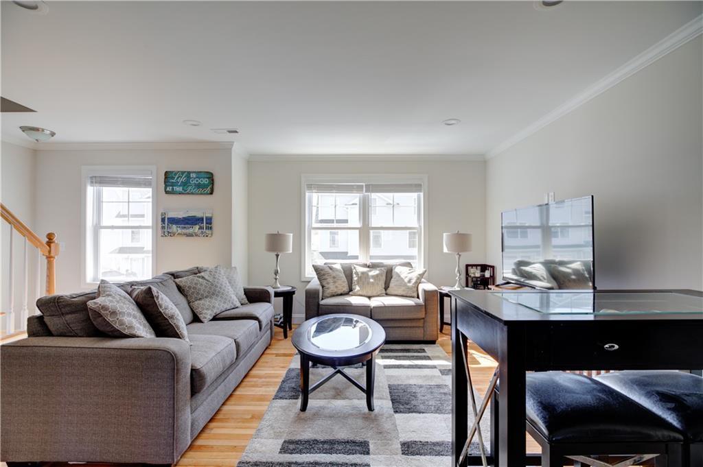 17 Mariner Way, Middletown, Rhode Island 02842, USA