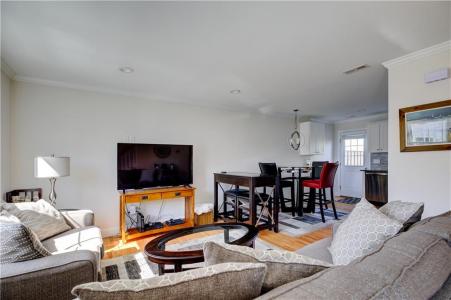 17 Mariner Way, Middletown, Rhode Island 02842, USA