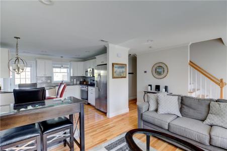 17 Mariner Way, Middletown, Rhode Island 02842, USA