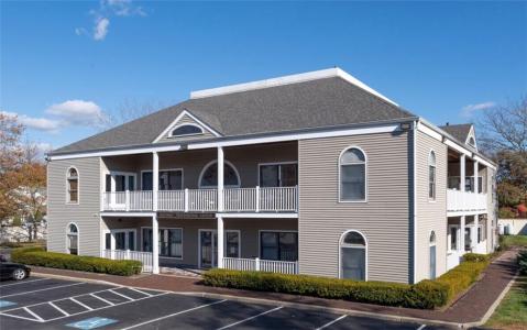 101 Airport Road 2S, Westerly, RI 02891, USA