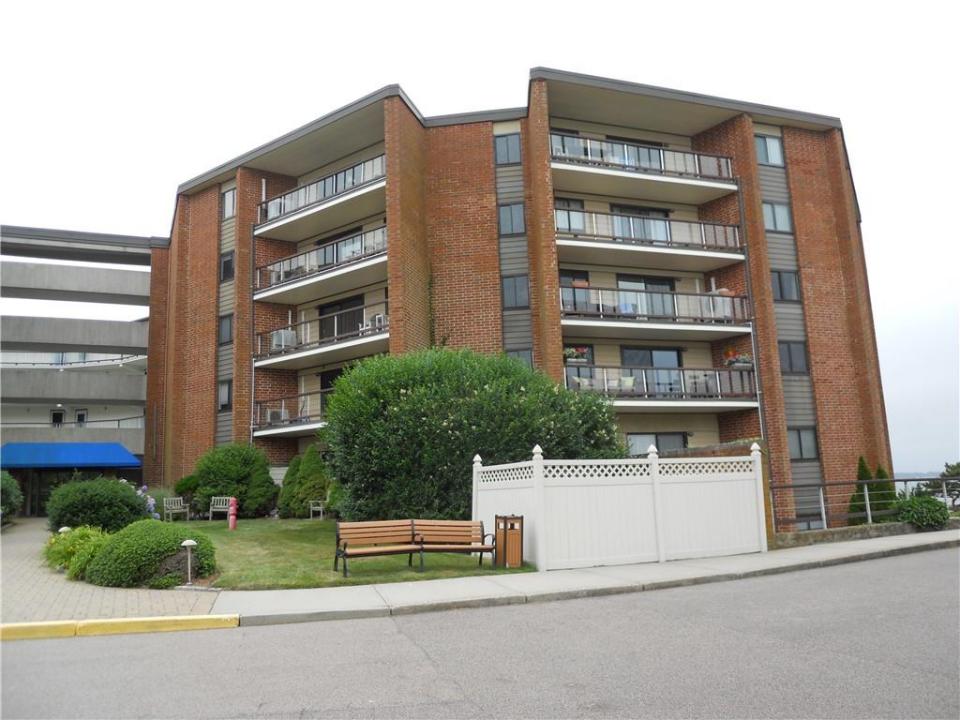 1302 Capella Road 1302, Newport, Rhode Island 02840