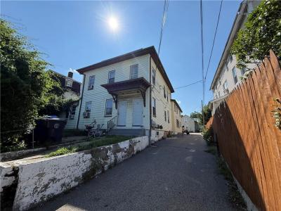 674 Providence Street, West Warwick, רוד איילנד 02893, ארצות הברית של אמריקה