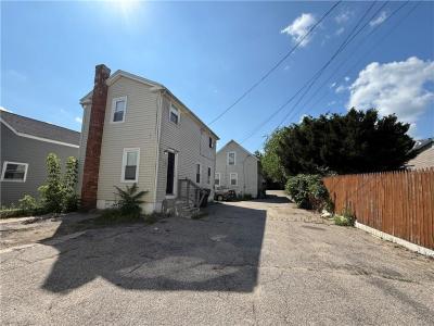 674 Providence Street, West Warwick, רוד איילנד 02893, ארצות הברית של אמריקה