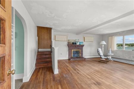 53 Green Street, Portsmouth, Rhode Island 02871