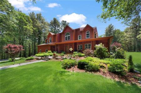 350 Austin Farm Road, Exeter, RI 02822, USA
