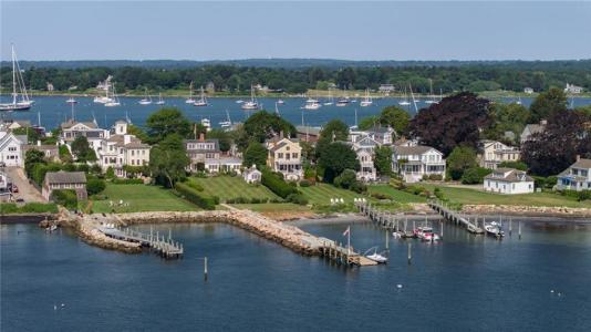 11 MAIN Street, Stonington, Connecticut 06378, USA