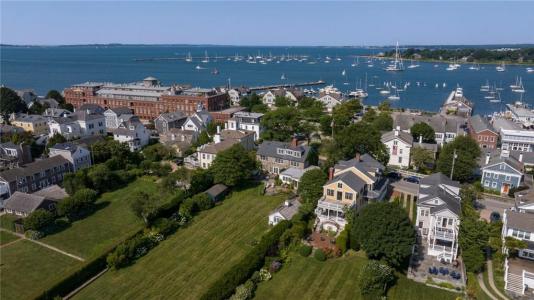 11 MAIN Street, Stonington, Коннектикут 06378, Соединенные Штаты