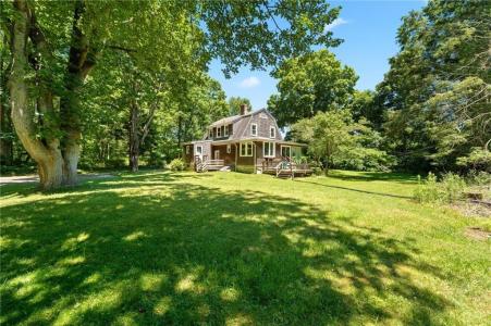 544 Old north Road, South Kingstown, Rhode Island 02881