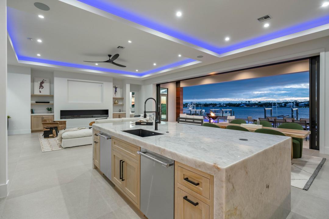 819 N Atlantic Drive, Lantana, Florida 33462, USA