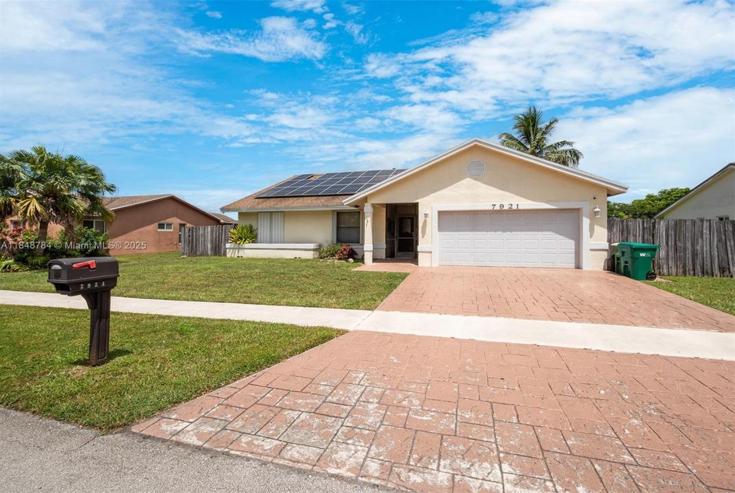 7921 NW 90th Ave, Tamarac, Florida 33321