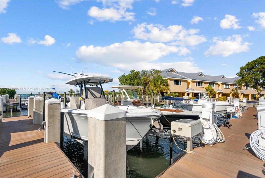 9832 Leeward, Key Largo, Florida 33037, USA