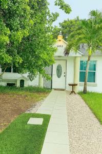 3952 NW 182nd Ln, Miami Gardens, Florida 33055, USA