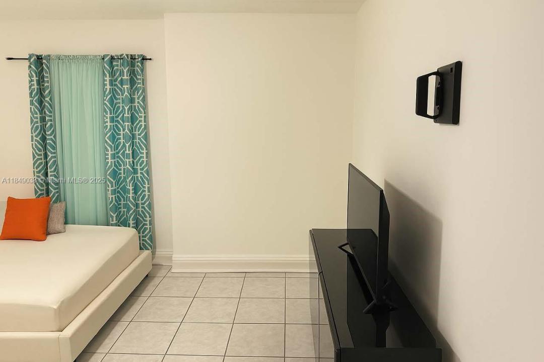 3952 NW 182nd Ln, Miami Gardens, Florida 33055, Amerika Birleşik Devletleri