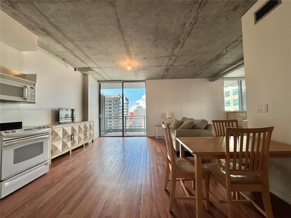 690 SW 1st Ct 2123, Miami, Floryda 33130, USA