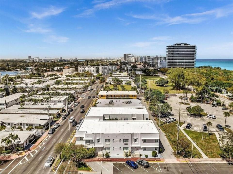 8415 Harding Ave 8, Miami Beach, Florida 33141, Stati Uniti