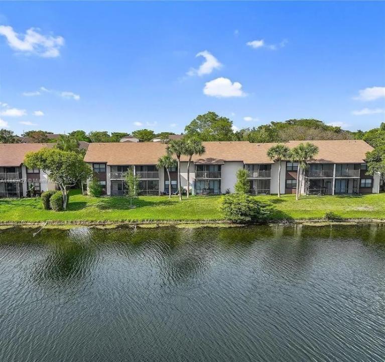 9928 Nob Hill Ct, Sunrise, Floride 33351, États-Unis