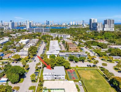 16890 NE 21st Ave 3, North Miami Beach, Florida 33162, USA