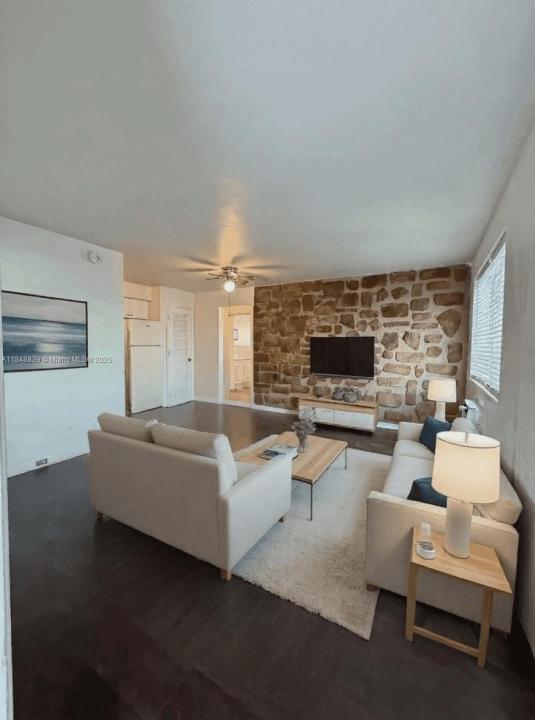 16890 NE 21st Ave 3, North Miami Beach, Floride 33162, États-Unis