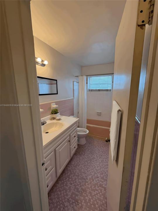 16890 NE 21st Ave 3, North Miami Beach, Floride 33162, États-Unis