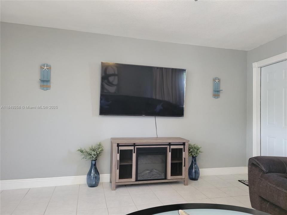 2560 NE 8th Ter, Pompano Beach, Florida 33064, Estados Unidos