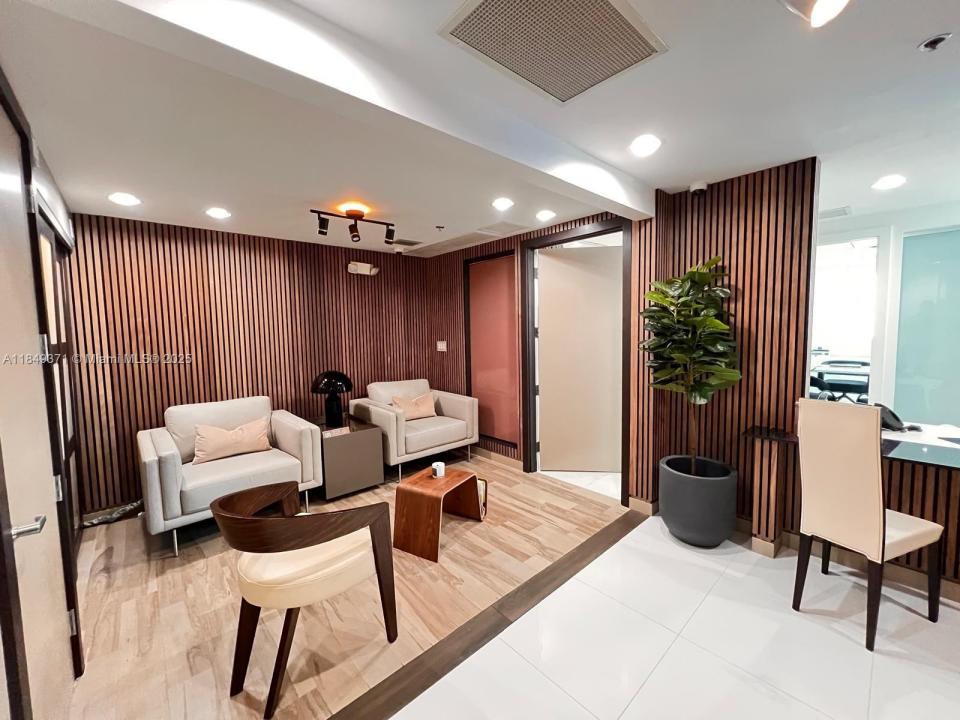 40 SW 13th Street 904, Miami, Florida 33130, Estados Unidos