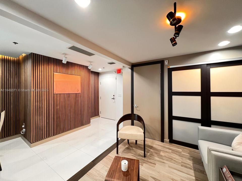40 SW 13th Street 904, Miami, Florida 33130, Estados Unidos