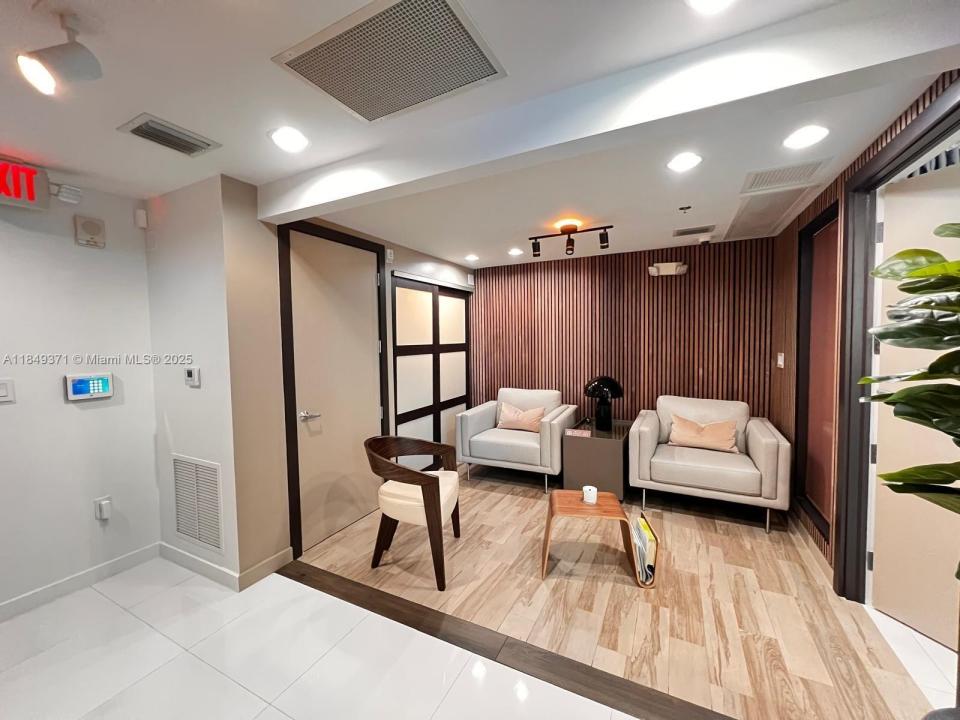 40 SW 13th Street 904, Miami, Florida 33130, Estados Unidos