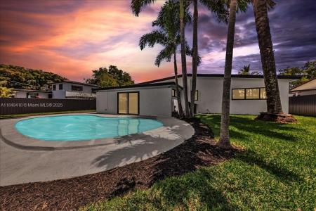 15020 NE 7th Ave, Miami, Florida 33161, USA