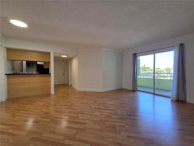 10765 SW 108th Ave 305, Miami, Florida 33176, USA