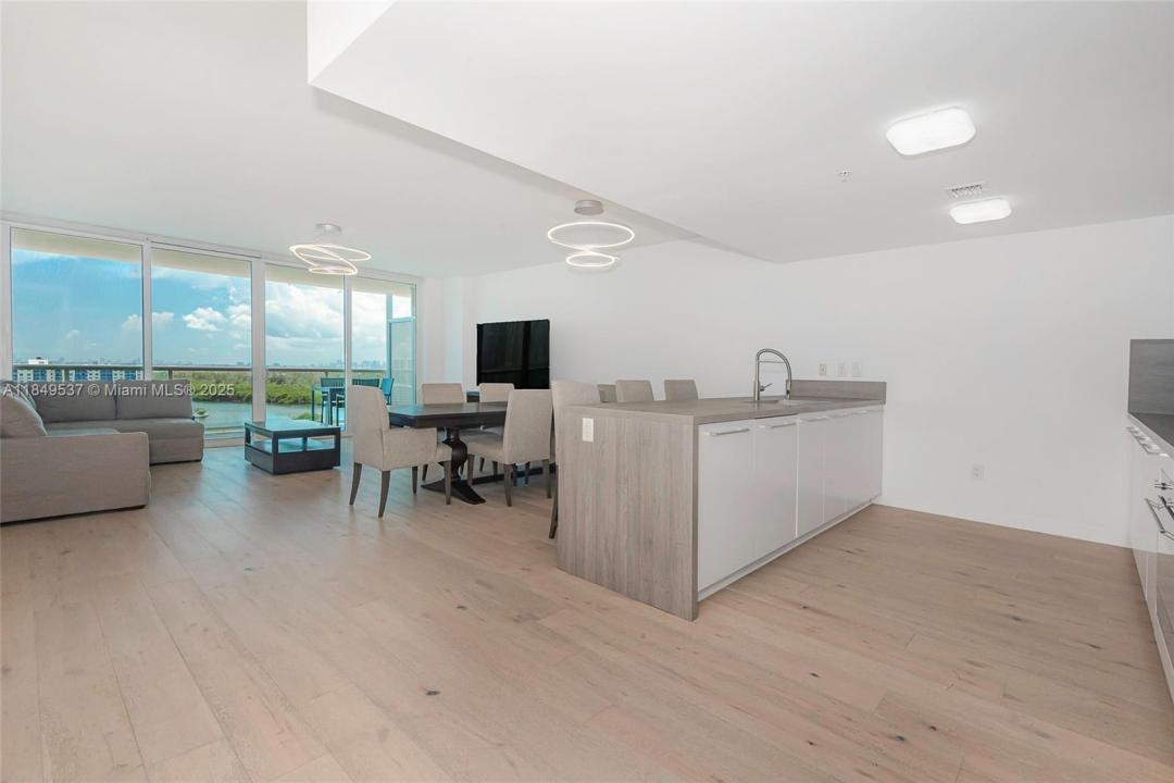 400 Sunny Isles Blvd 1819, Sunny Isles Beach, Floride 33160, États-Unis
