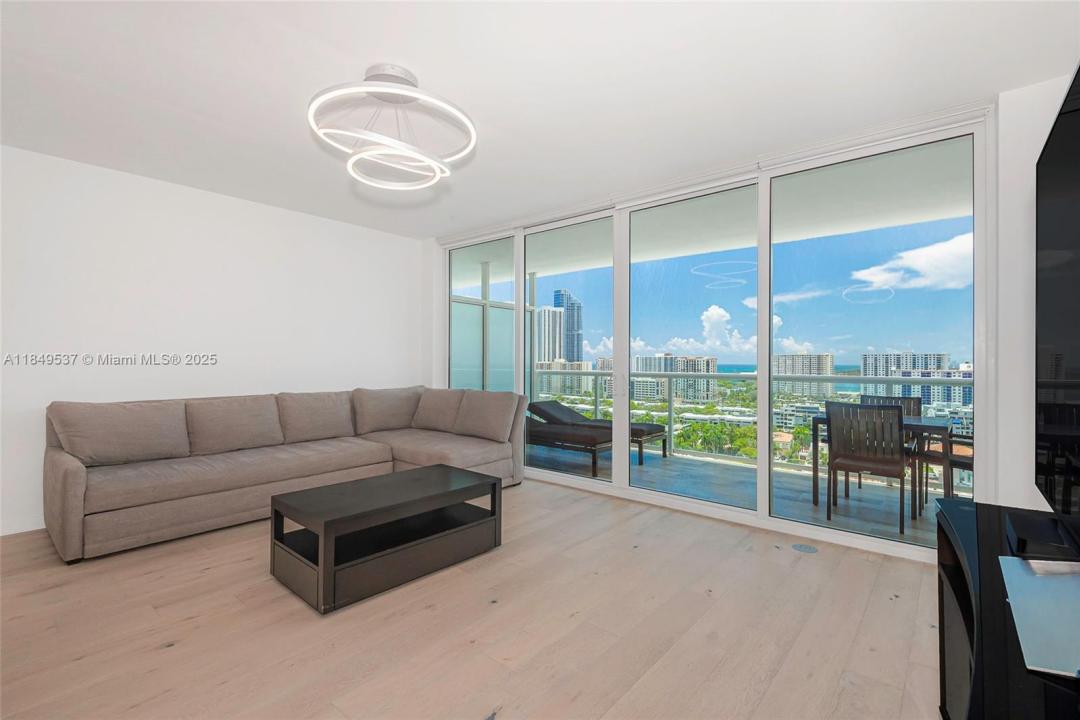 400 Sunny Isles Blvd 1819, Sunny Isles Beach, Floride 33160, États-Unis