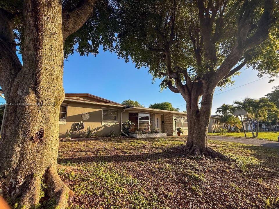 7320 NW 2nd St, Pembroke Pines, Флорида 33024, Соединенные Штаты