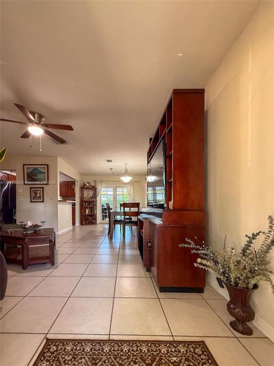 7320 NW 2nd St, Pembroke Pines, Флорида 33024, Соединенные Штаты